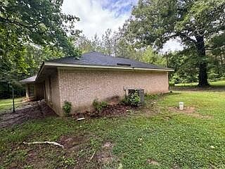 5th image of 1724 Longview Adaton Rd