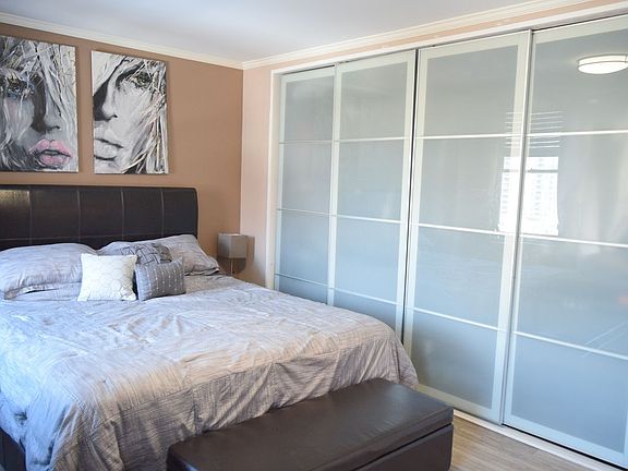 4th image of 301 E 87th St #12_F