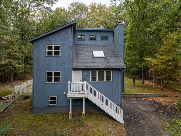 437 Somerset Dr, East Stroudsburg, PA 18301