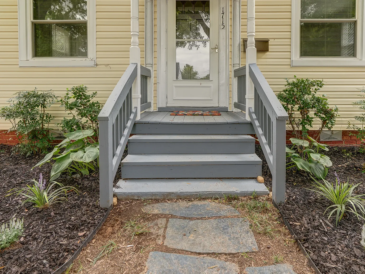 2 bed, 677 sqft, $1,895 — Photo 3