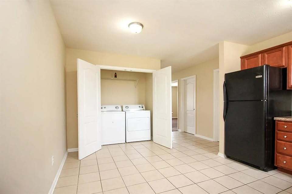 1st image of 2021 Willow Dr #11391169