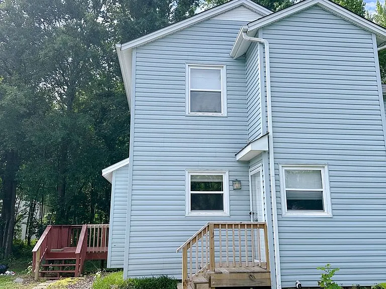 2436 Moran St — Photo 2