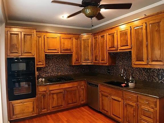 5th image of 8910 Niblick Dr