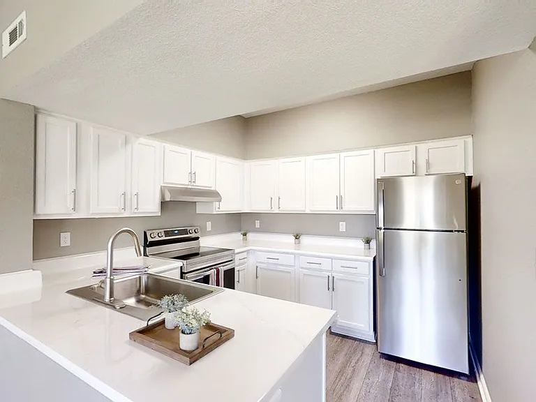 Harbin Pointe Apartment Homes — Photo 1