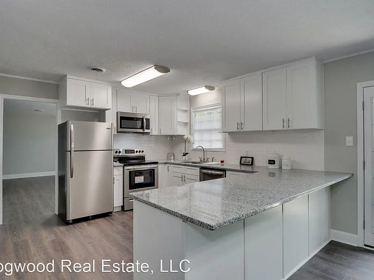 3590 Westhampton Dr — Photo 8