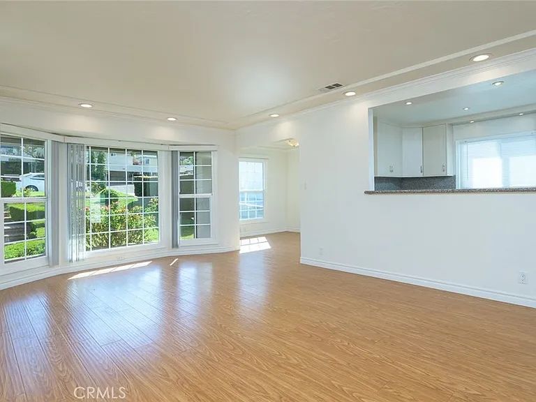 2111 N Verdugo Rd — Photo 15