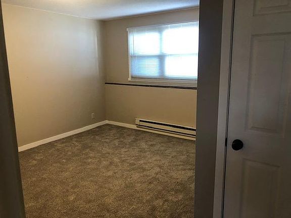 2nd image of 615 12th Ave S #615