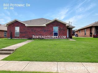 860 Potomac Dr, Lancaster, TX 75134