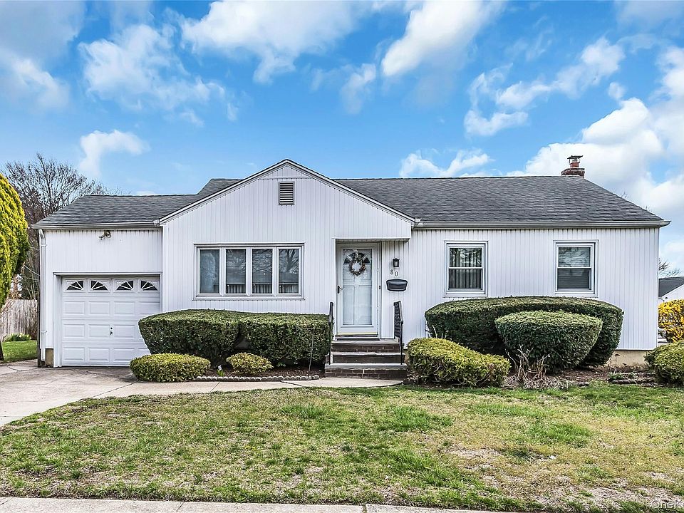 1st image of 80 Knickerbocker Road N