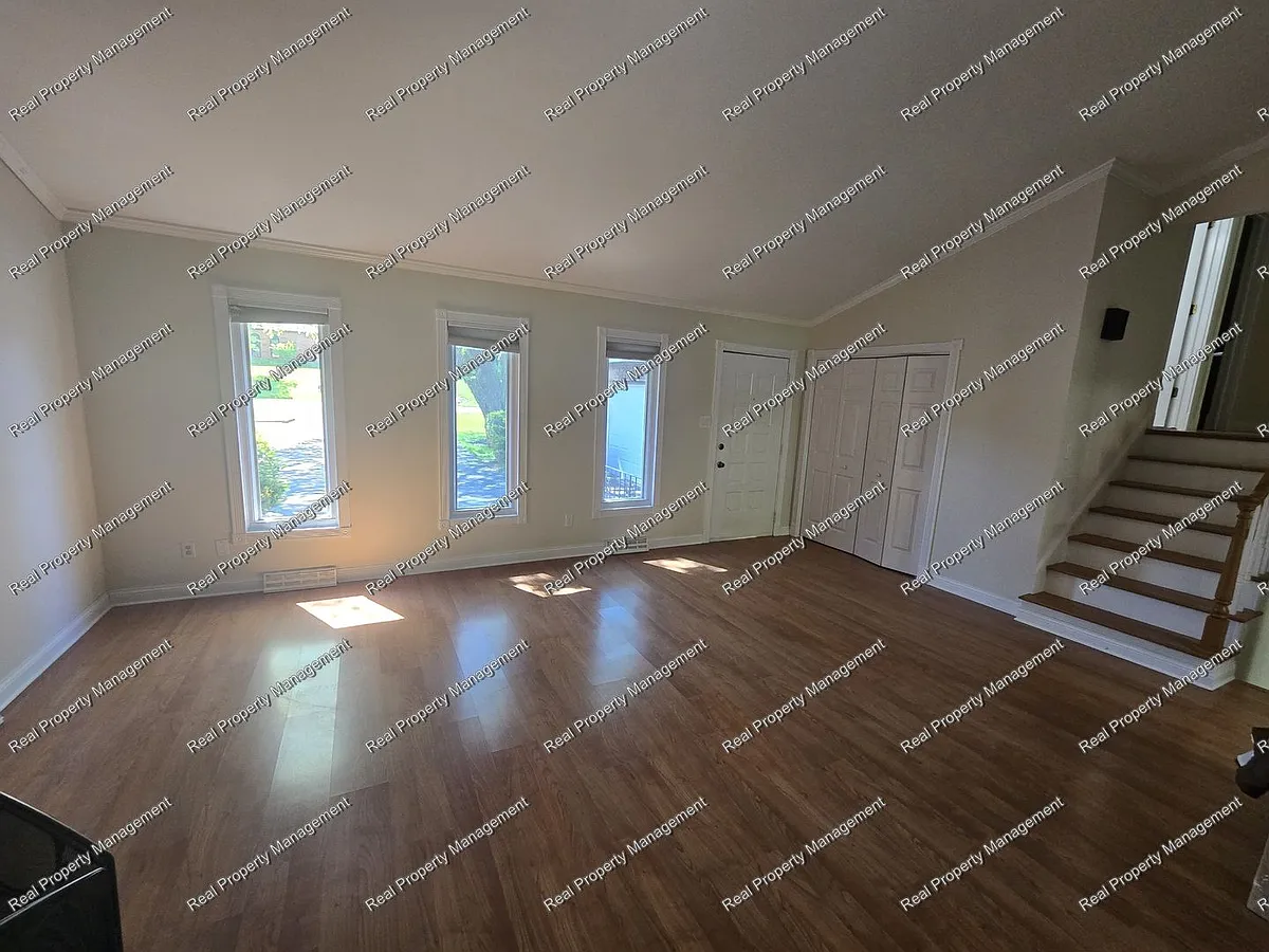 Building Photo - 1586 Sunnyslope Dr