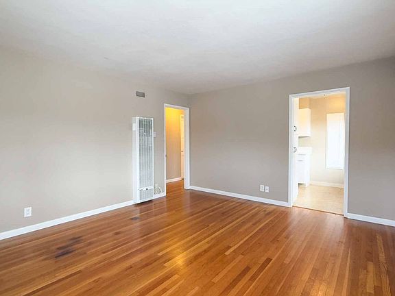 4th image of 8447 La Mesa Blvd #1