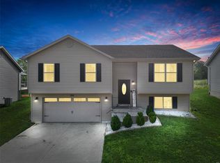 312 Touchdown Dr, Foristell, MO 63348