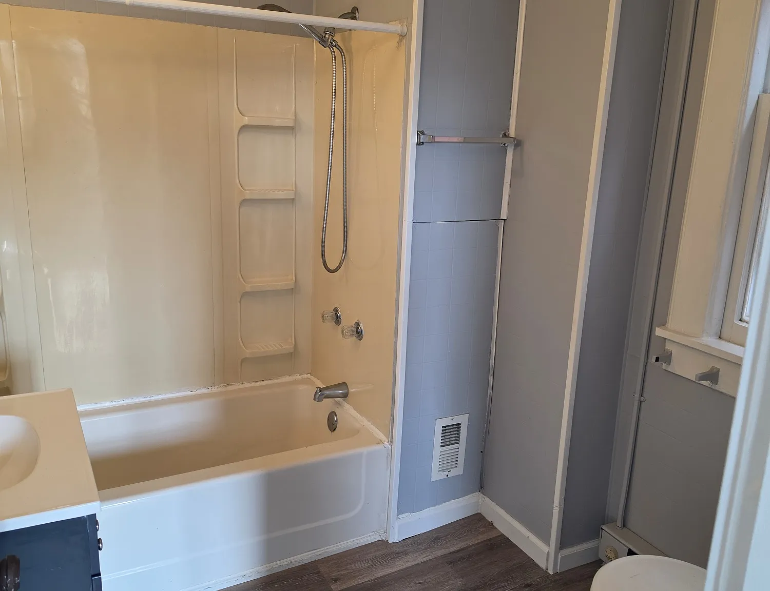 Studio, 650 sqft, $700 — Photo 1