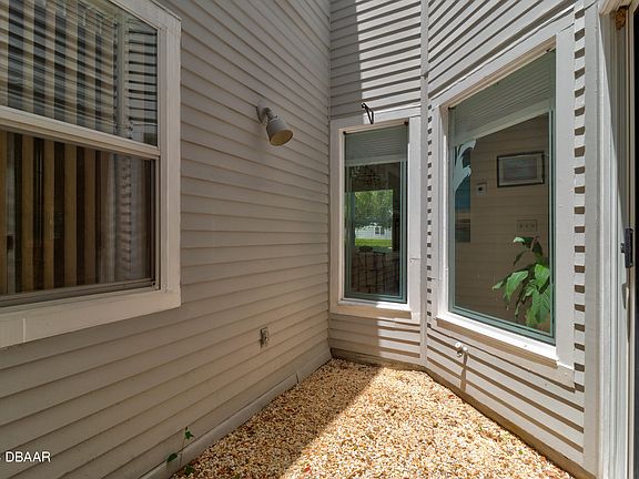 4th image of 932 Meadow View Dr APT D