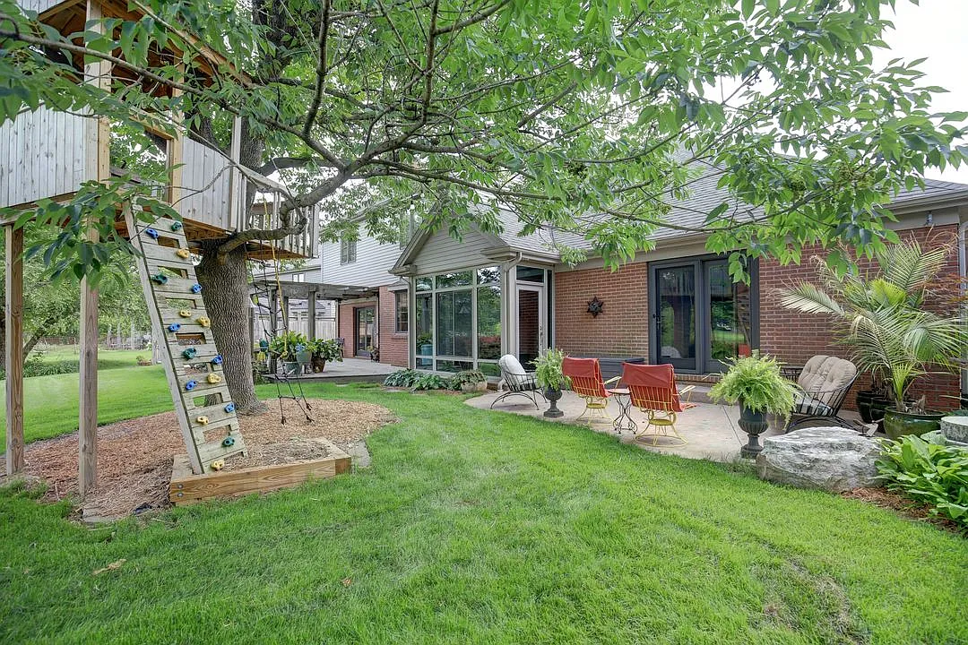 2017 Bentbrook Dr photo 1
