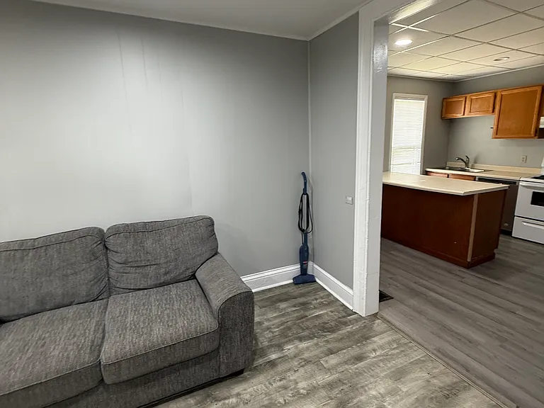 63 Groton Ave — Photo 6