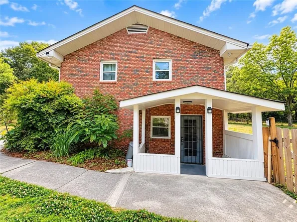 2520 Britt Rd, Snellville, GA 30078