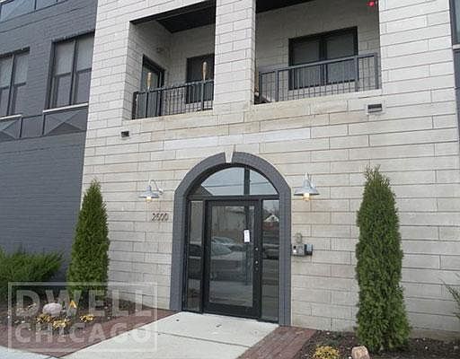 2nd image of 2508 N Clybourn Ave
