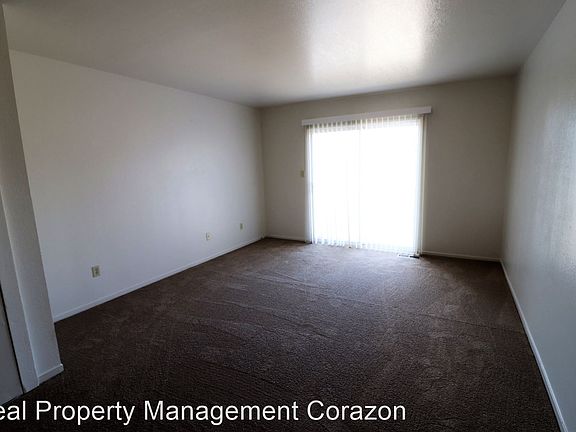 2nd image of 165 Esmeralda Dr #B