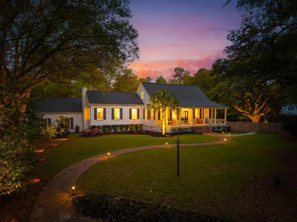 111 E Carolina Ave, Summerville, SC 29483