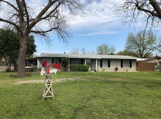 2216 Garner Field Rd, Uvalde, TX 78801