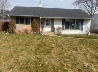 1656 Hazel St N, Saint Paul, MN 55119