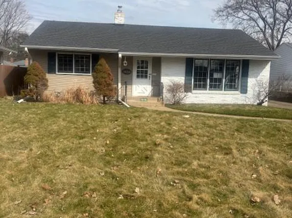 1656 Hazel St N, Saint Paul, MN 55119