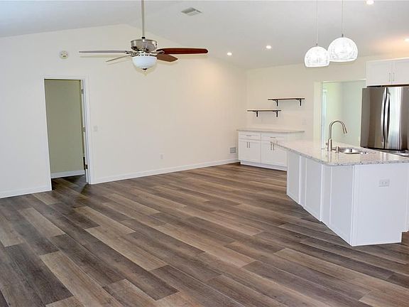 3rd image of 10493 Willmington Blvd