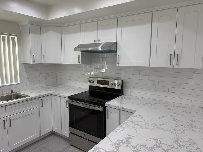 1320 S Del Mar Ave — Photo 6