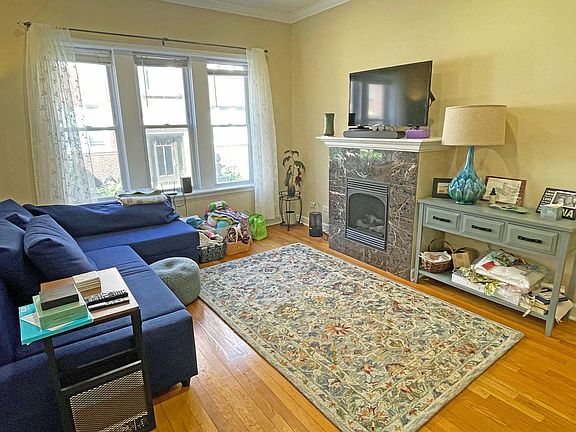 3rd image of 1344 W Estes Ave APT 1S