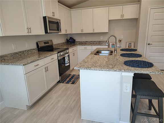 3rd image of 1090 Heron Point Dr