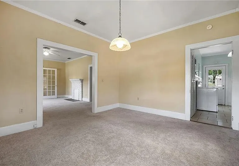 1600 Green St — Photo 8