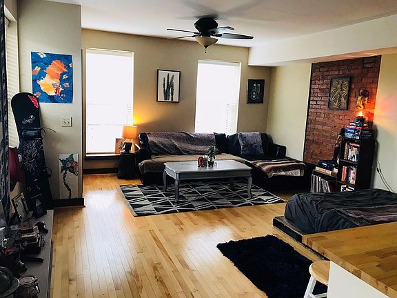Old paint color - Last tenant's furnishing arrangement for r