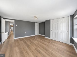 924 S 10th St APT 3, Philadelphia, PA 19147