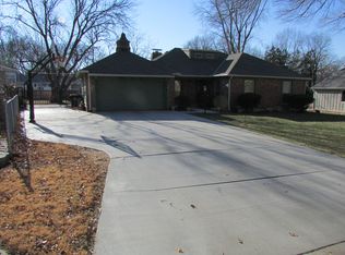 1531 SW Ward Pkwy, Topeka, KS 66604