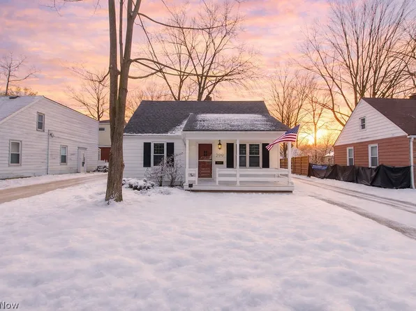 299 Inwood Blvd, Avon Lake, OH 44012