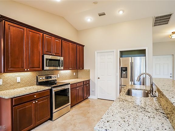 3rd image of 229 NE 7th Pl