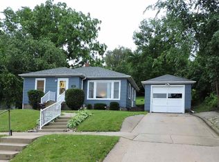 712 Pine St, Decorah, IA 52101