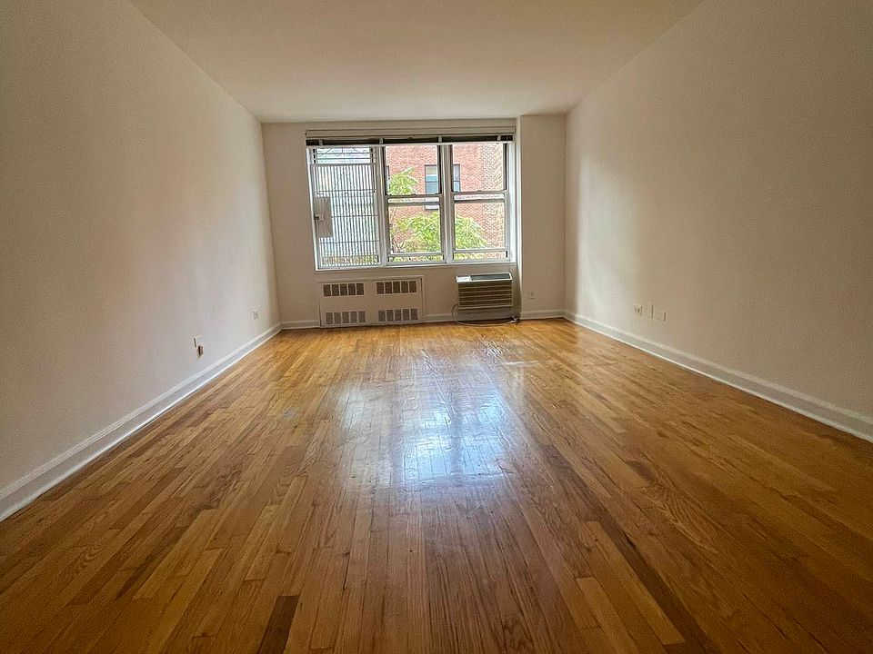 1st image of 320 W 30th St APT 4B