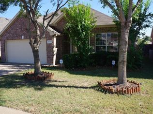 10004 Daly Dr, Hurst, TX 76053