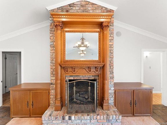 5th image of 1231 S Bayouwood Ct
