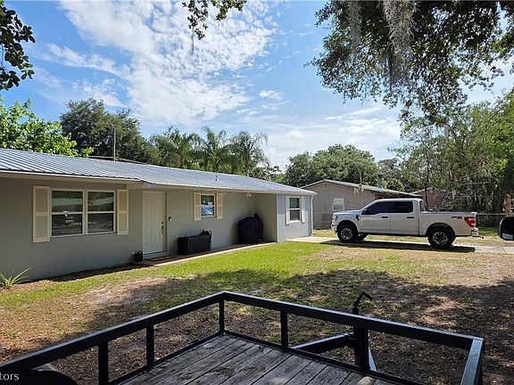 3rd image of 3639 SW 19th St