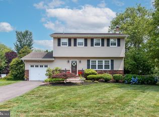 1 Spruce Ct, Trenton, NJ 08610