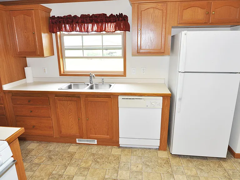 404 Neighbor St — Photo 3