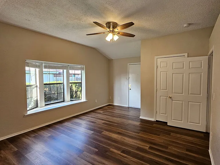 213 Melinda Dr — Photo 27