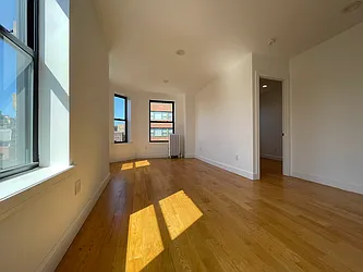 Rented by HOLTON REAL ESTATE INC.