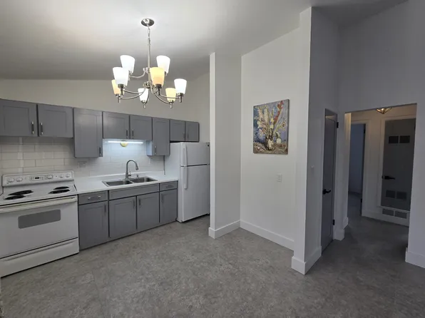 447 Zahn Dr APT C, Akron, OH 44313