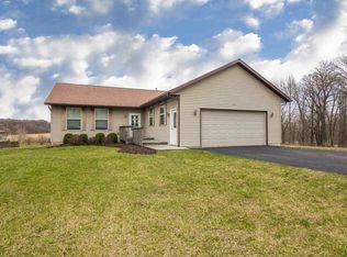 1691 Edgewood Dr, Davis, IL
