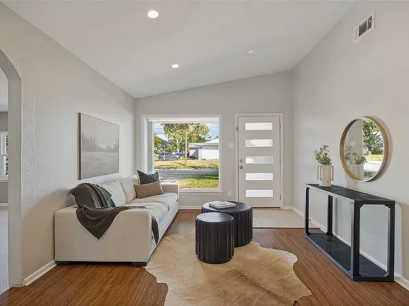 12657 Promenade Ln, Dallas, TX 75238
