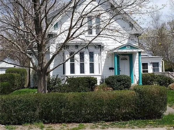 54 Franklin St, Whitman, MA 02382
